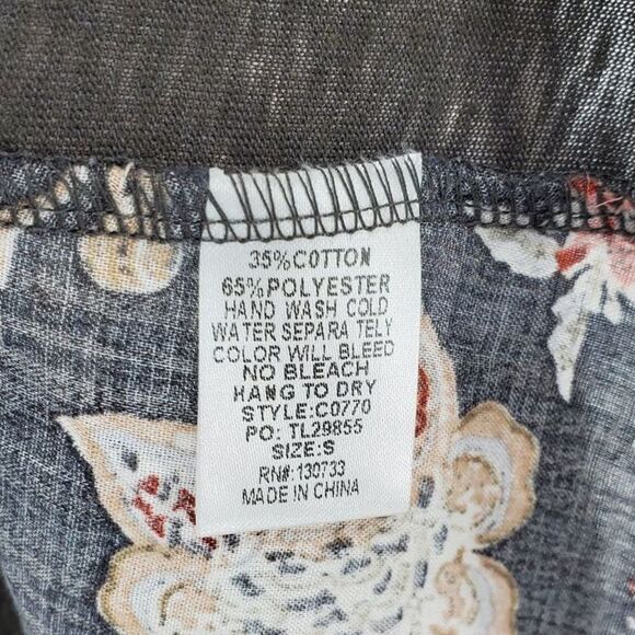 ALTAR'D STATE womens S hi lo charcoal and floral blouse top - Picture 4 of 5